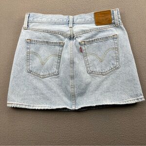 Levi’s Icon Denim Skirt Women's Size 27 Light Wash Button Fly 100% Cotton